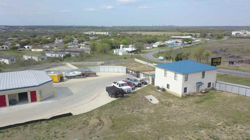 Making the Most of Vertical Space in Your Storage Unit