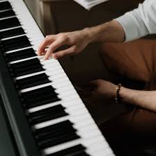 Piano Music - Live Course