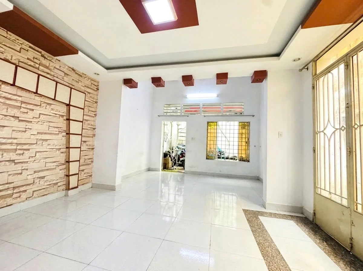 Bán nhà 2 tầng 4,4x15m 4PN 2WC giá 4,9 tỷ khu Nguyễn Sơn, Thoại Ngọc Hầu, Tân Phú - Ảnh thu nhỏ 5
