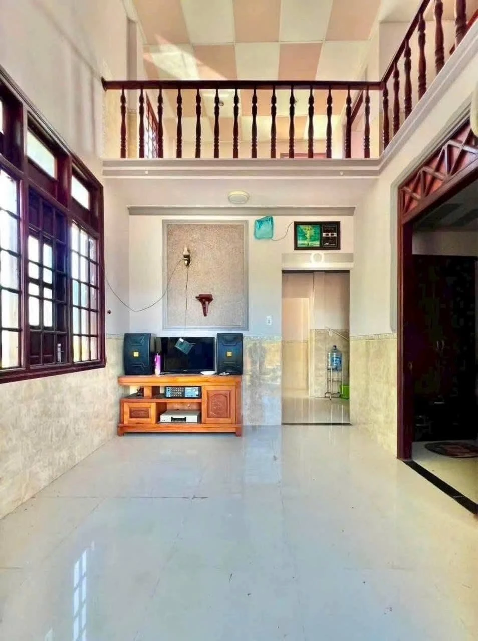 Bán nhà lầu 60m2 sổ hồng, 2 phòng ngủ, góc 2 mặt tiền tại Thanh Hải, Phan Thiết - Ảnh 1