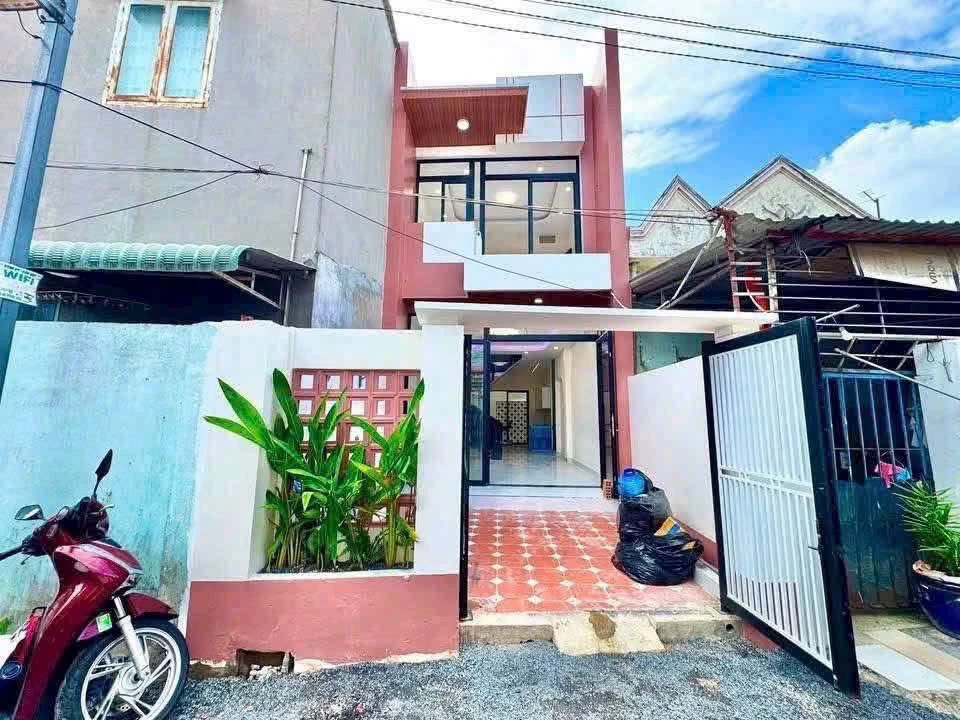 Bán nhà 1 trệt 1 lầu 62m² Đông Hòa giá hơn 3 tỷ - Ảnh thu nhỏ 2