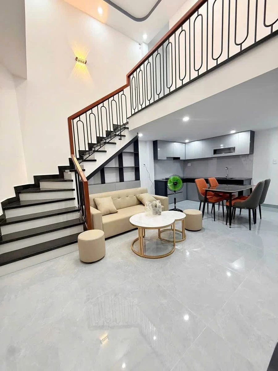 Bán nhà gác lửng 56m² 3PN full nội thất Tôn Đản - Ảnh 1