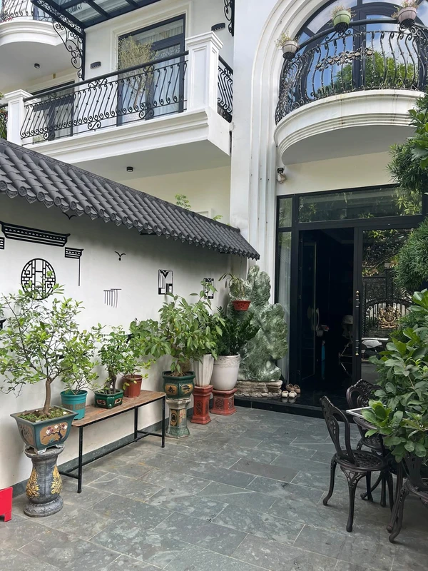 Bán biệt thự Geleximco Lê Trọng Tấn, 240m2, 44.9 tỷ