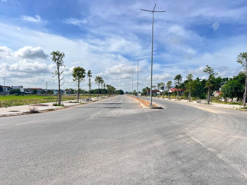 Bán đất mặt tiền Thạch Bích 495m² Quảng Ngãi
