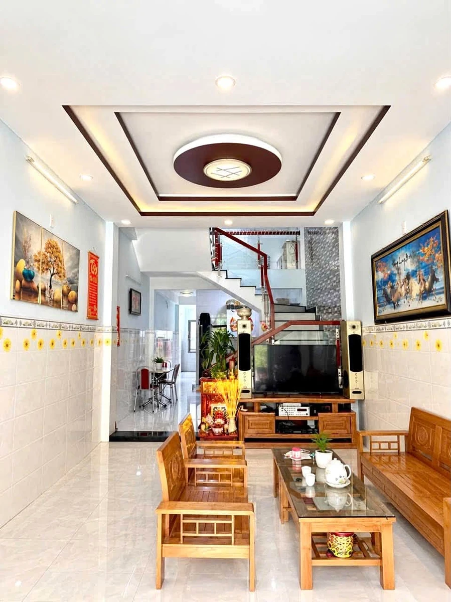 Bán nhà 3 tầng 95m2 kiên cố sát biển Nguyễn Văn Thoại 9 tỷ - Ảnh thu nhỏ 2