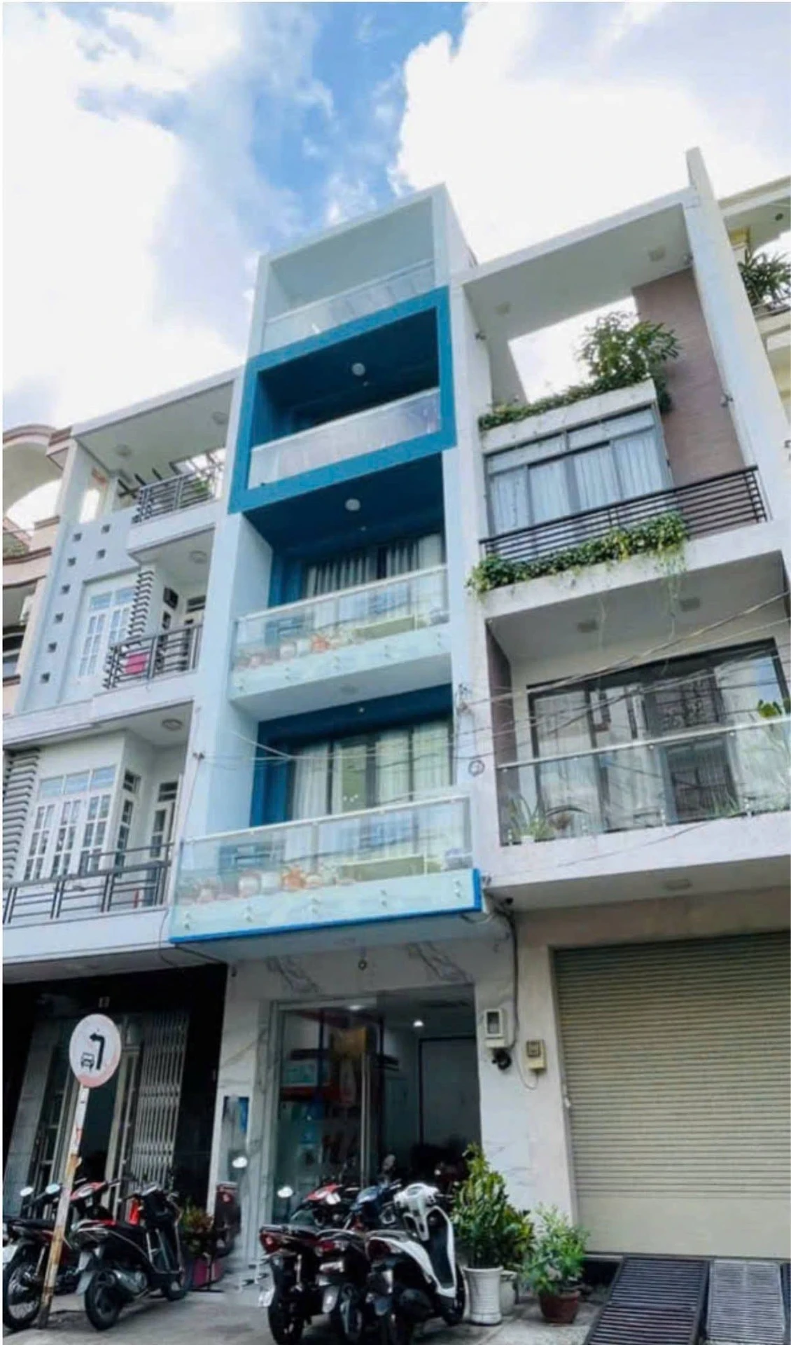 Bán nhà 4x14 trệt 3 lầu 6PN 5WC đường song hành Hoàng Diệu, Quận 4, giá 18,5 tỷ - Ảnh 1