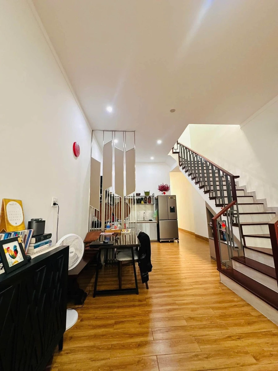 Bán nhà 2 phòng 1 trệt 1 lầu 102m2 hẻm Trương Công Định - Ảnh 1