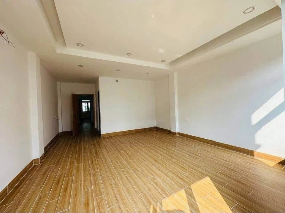 Bán nhà mới 100% mặt tiền đường D4 KDC Phúc Đạt, 100m², 4PN, giá 6,9 tỷ, Bình Dương - Ảnh thu nhỏ 3