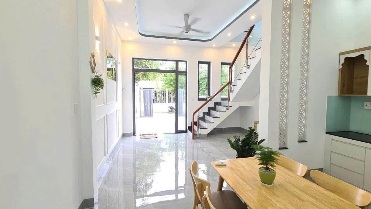 Bán nhà 1 trệt 1 lầu 97.9m2, 3 phòng ngủ, hẻm xe hơi tại Hiệp An, Thủ Dầu Một - Ảnh 1