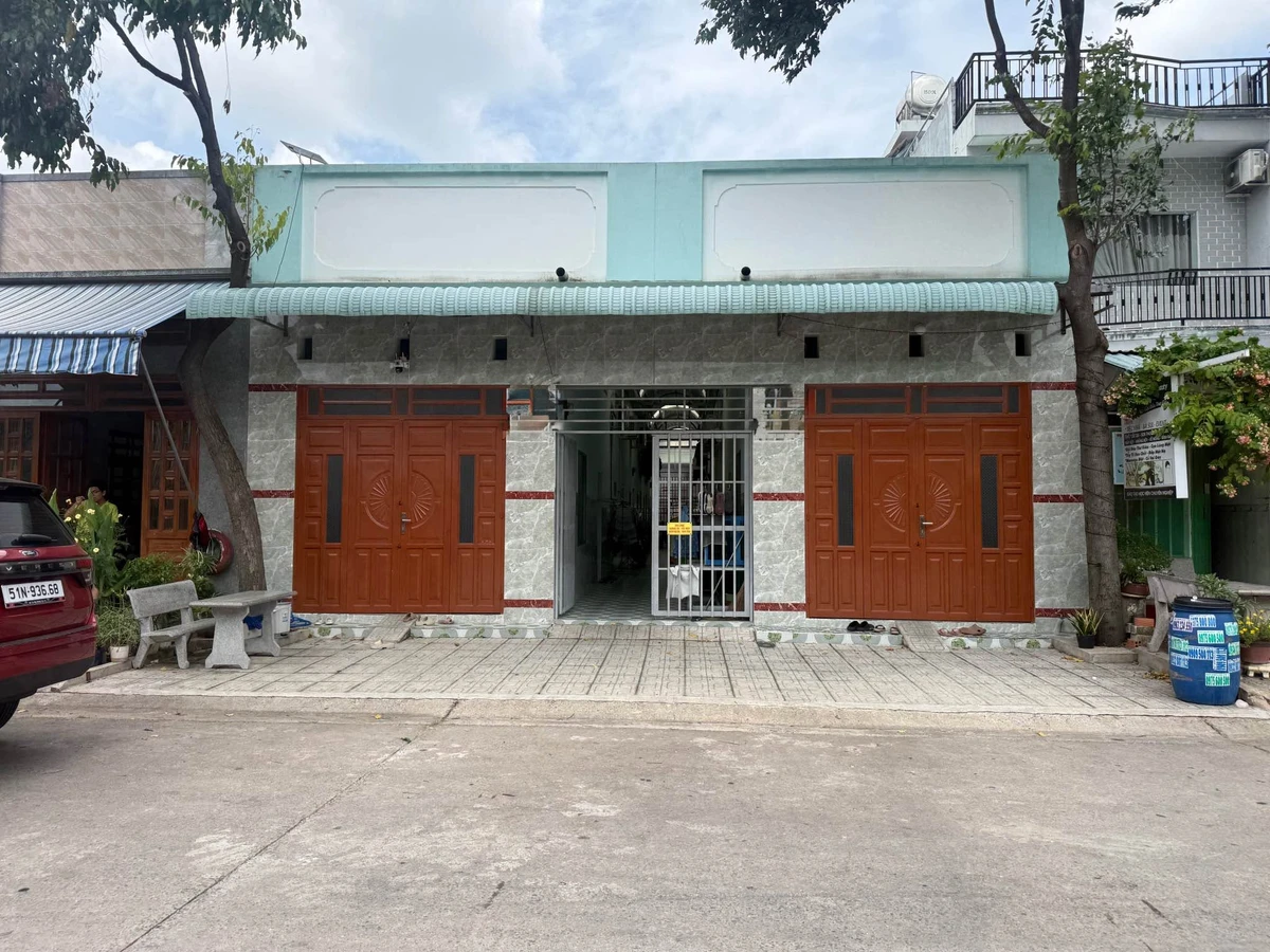 Bán nhà trọ 5x30m, 1 nhà + 4 phòng, Mỹ Phước Bến Cát 2.3 tỷ - Ảnh 1