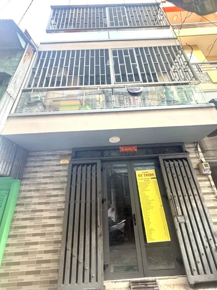 Bán nhà hẻm xe hơi Trần Phú Q5, 50m2, 3 tầng, 3.6 tỷ - Ảnh 1