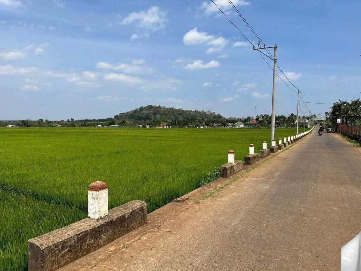 Bán nhà Tân Tiến Bình Dương 266m2, giá 1 tỷ 300 - Ảnh 1