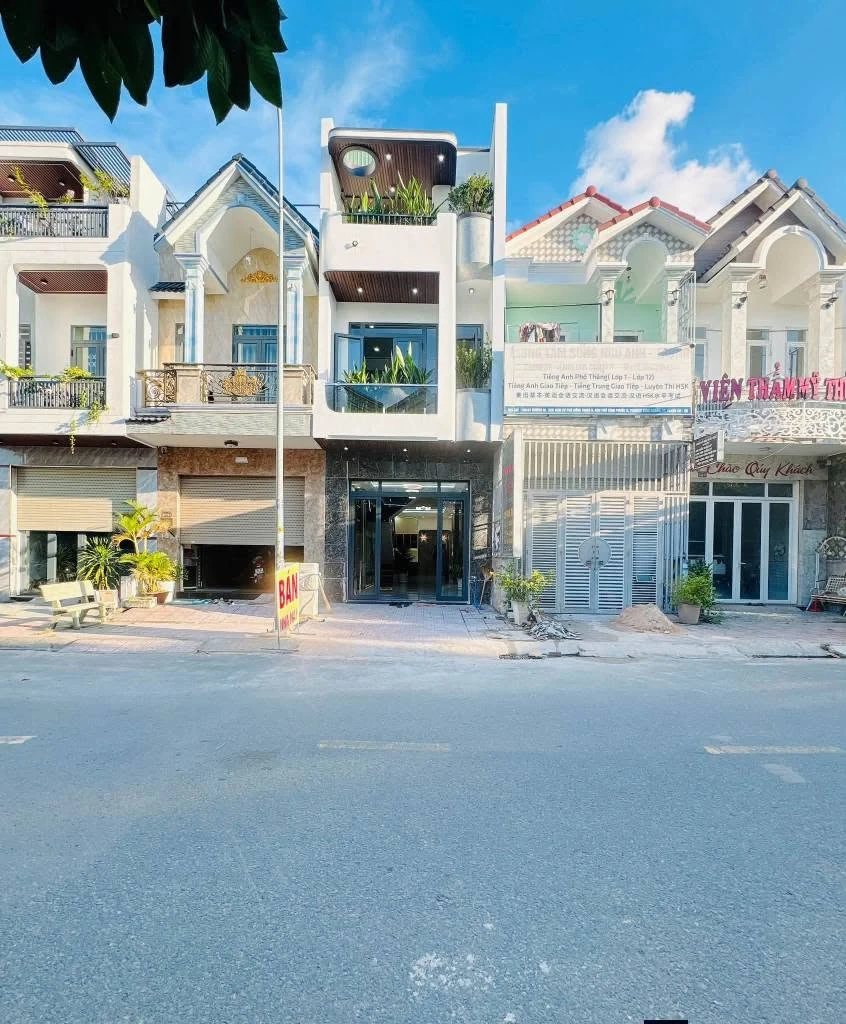 Bán nhà phố 72m² khu Phú Hồng Thịnh 8, Bình Dương 4,95 tỷ - Ảnh 1