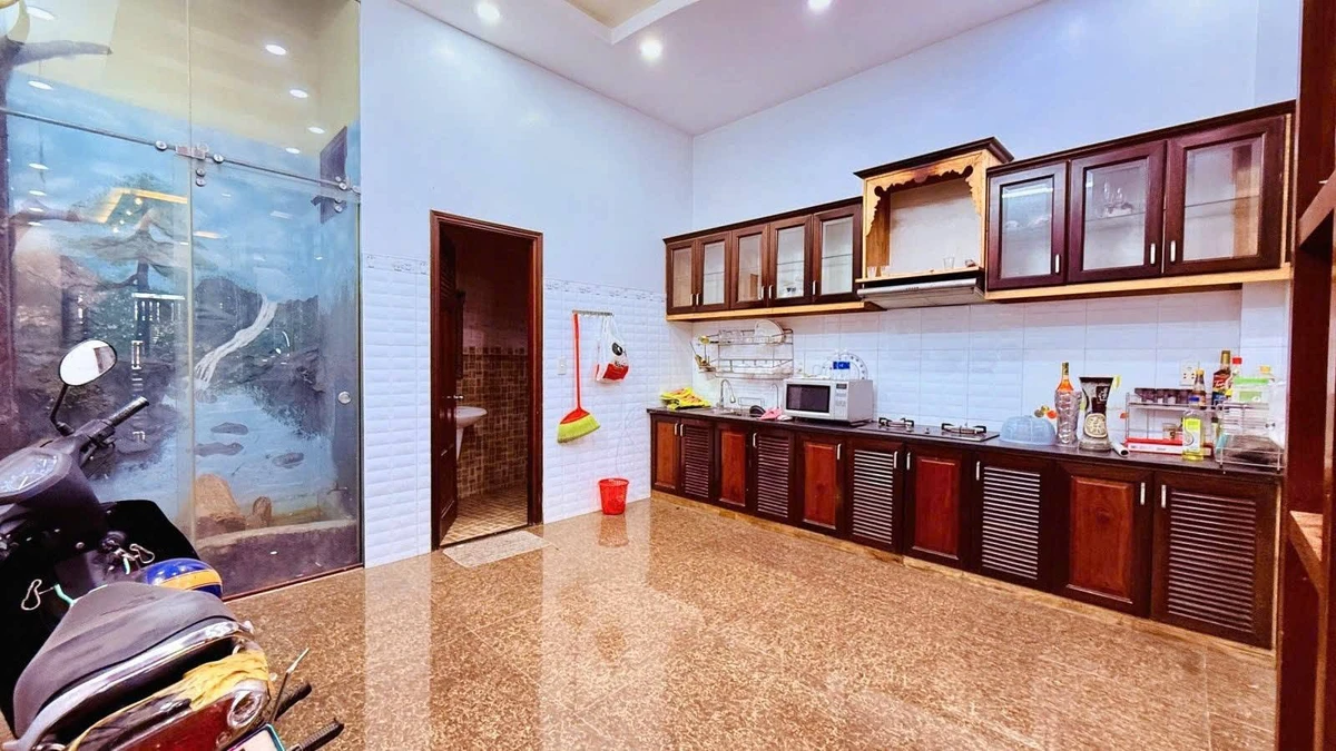 Bán nhà hẻm xe hơi 1 trệt 2 lầu, 4PN, 4.5x17m gần chợ Phan Huy Ích, giá 9 tỷ - Ảnh thu nhỏ 2
