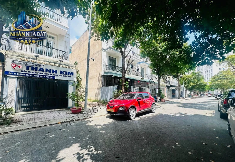 Bán nhà 3 tầng full nội thất 4PN, 64m2 tại KDC Phúc Đạt, Bình Dương