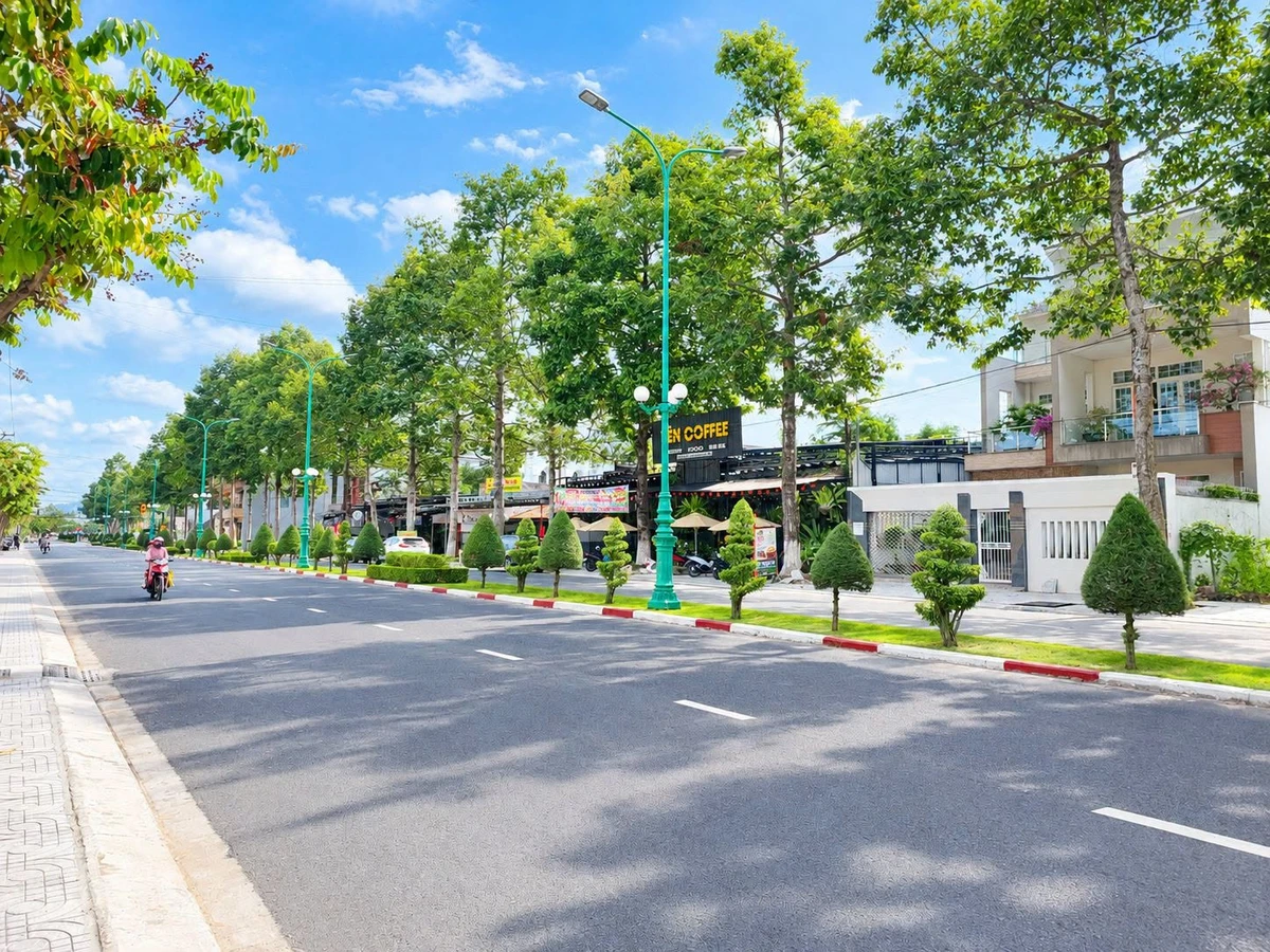 Bán đất mặt tiền Nguyễn Chí Thanh, Tây Ninh, 9.6x22m - Ảnh 1