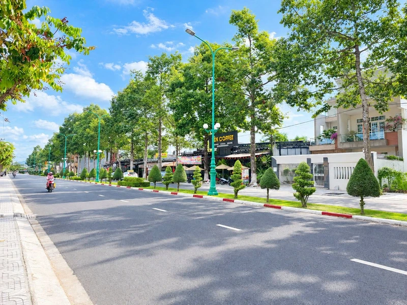 Bán đất mặt tiền Nguyễn Chí Thanh, Tây Ninh, 9.6x22m