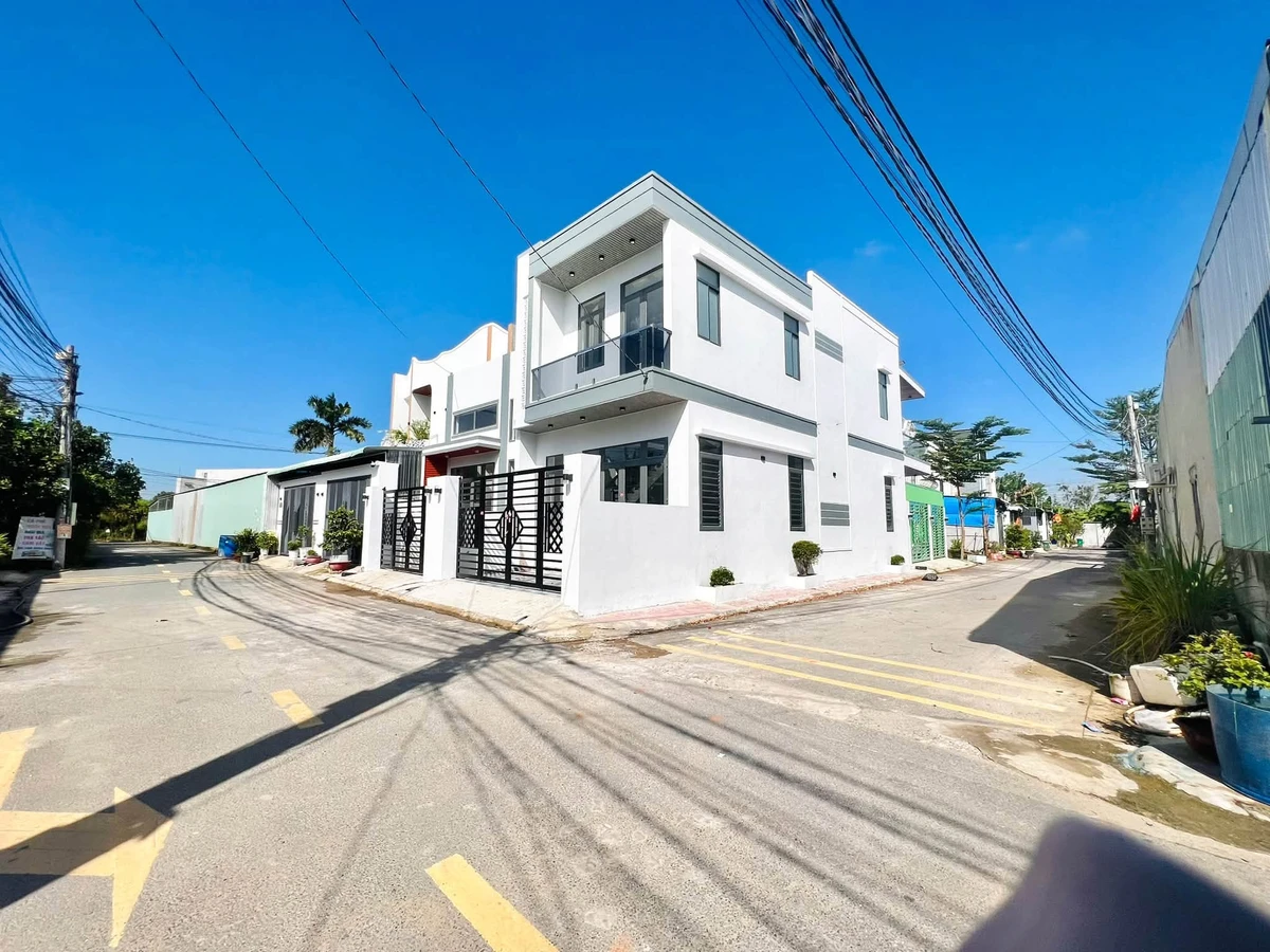 Bán nhà góc 2 mặt tiền hơn 80m2, 3PN, sổ hồng riêng, gần Bửu Long, Biên Hòa - Ảnh thu nhỏ 2
