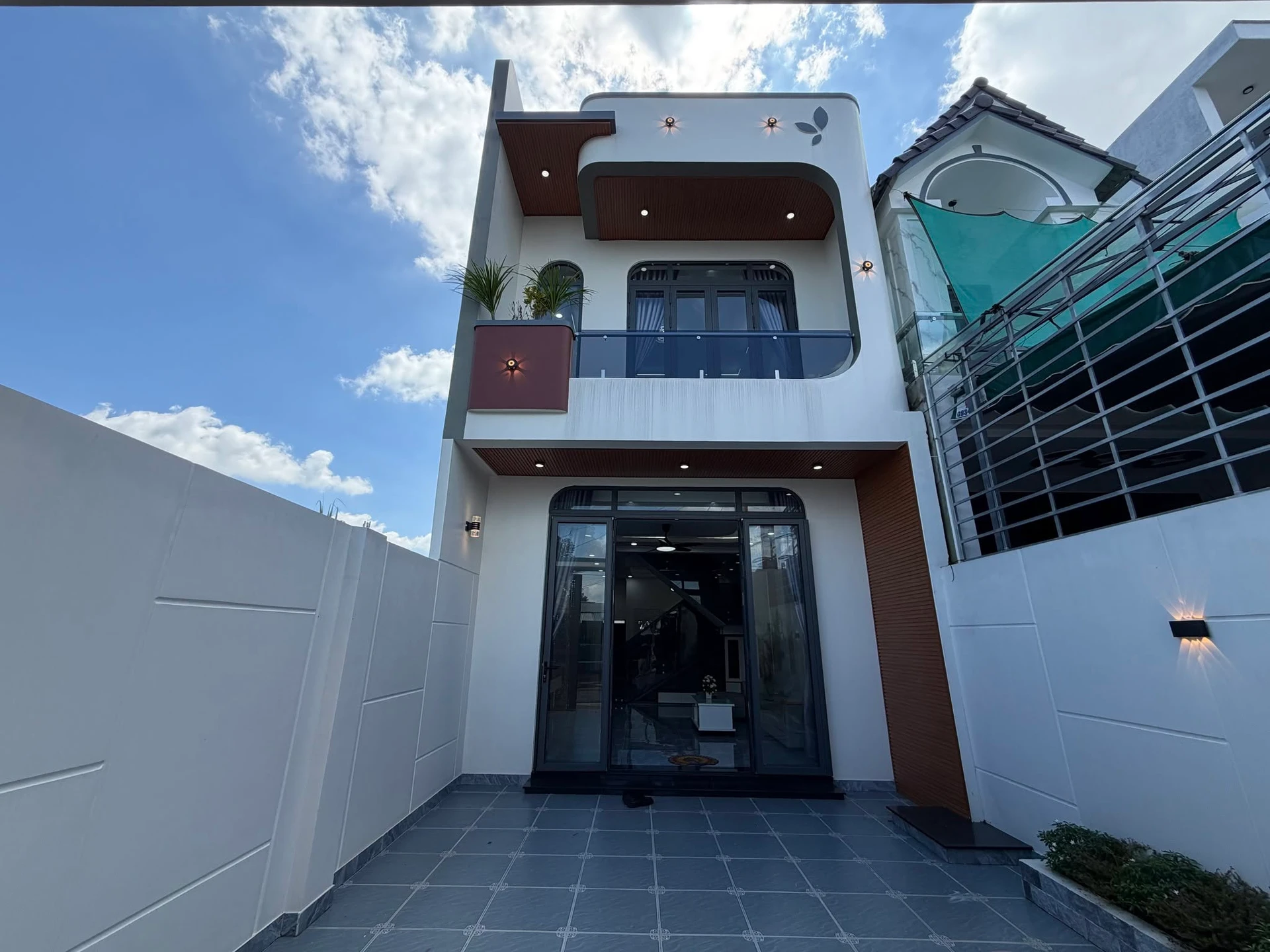Nhà lầu 3PN, 110m², Tây Ninh, 2 tỷ 390 triệu - Ảnh 1
