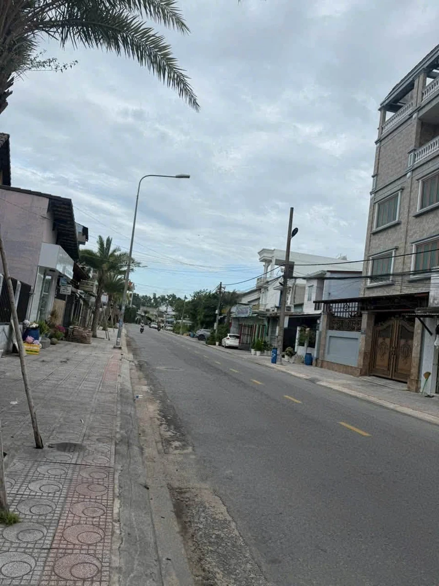 Bán nhà mái Thái 210m² Lái Thiêu, Bình Dương, 11,5 tỷ - Ảnh thu nhỏ 3