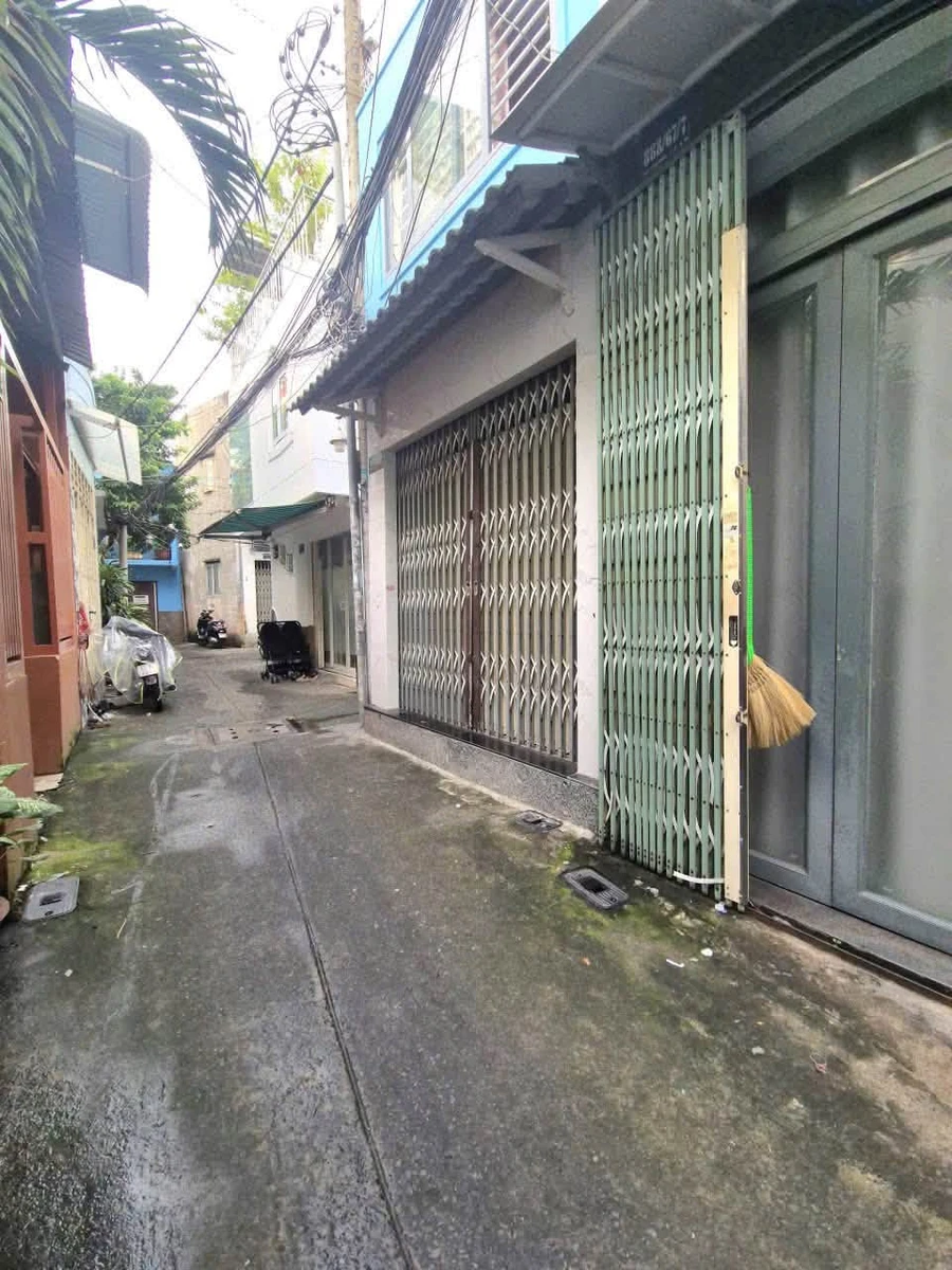 Bán nhà hẻm Lạc Long Quân, 21m², 2 tầng, 2 tỷ 890 triệu - Ảnh 1
