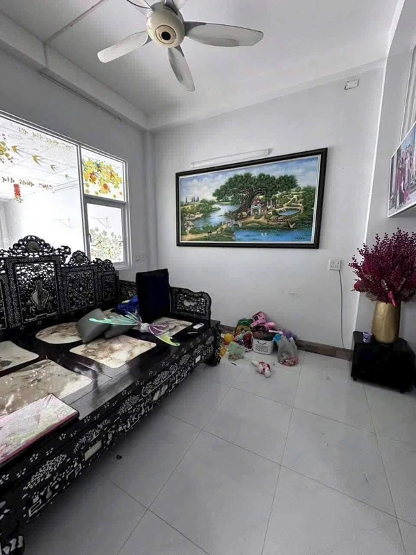 Bán nhà 1 trệt 1 lầu 70m2, 2 phòng ngủ, sổ hồng, Phong Nẫm, Phan Thiết