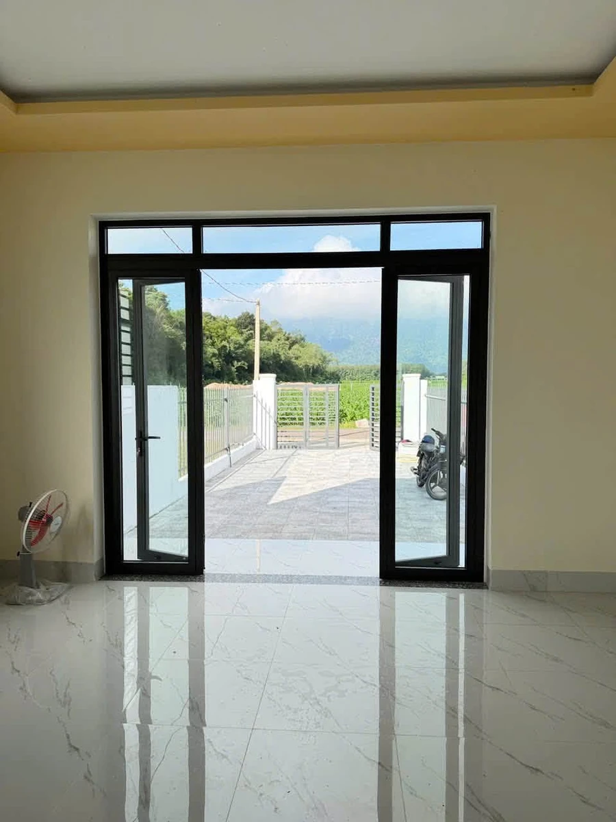 Bán nhà mới 100% 5x32m mặt tiền đường nhựa tại Suối Đá, Dương Minh Châu, Tây Ninh giá 899 triệu - Ảnh thu nhỏ 2