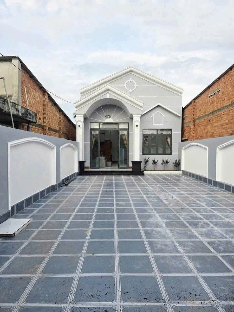 Bán nhà mái Thái 3PN 7x32m Tây Ninh 2 tỷ 350 triệu - Ảnh 1