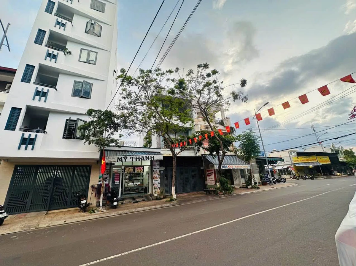 Bán tòa nhà 6 tầng mặt tiền Phùng Hưng, Phước Long, Nha Trang, 71,6m², 10 phòng căn hộ - Ảnh 1