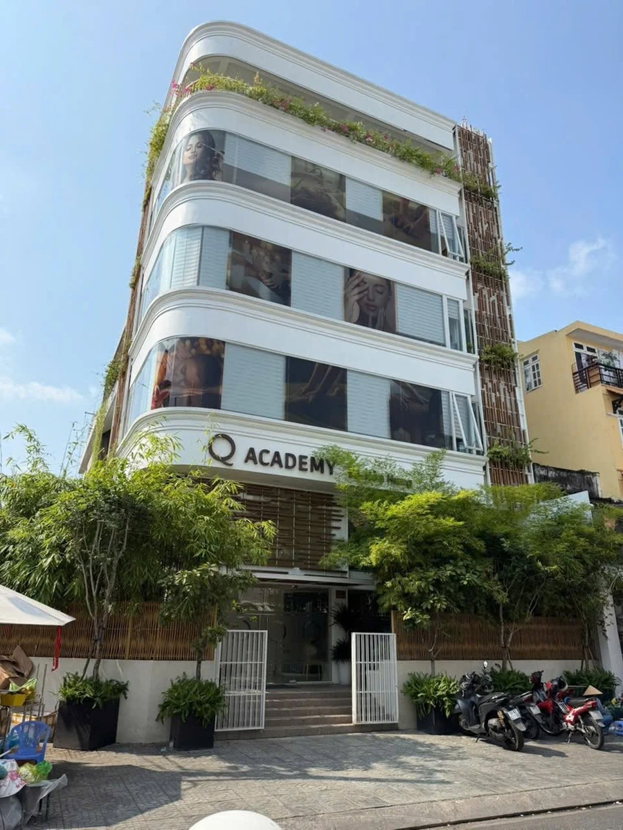 Bán shophouse góc 2 mặt tiền 138.9m² Quận 10, 54 tỷ - Ảnh 1
