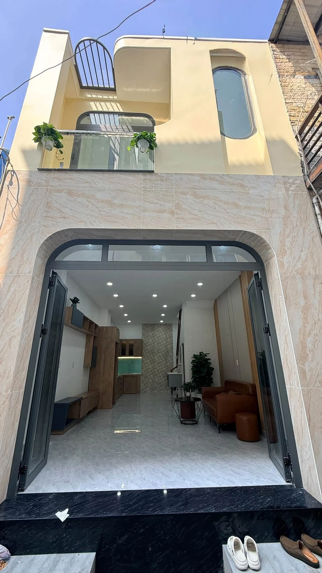 Bán nhà 2 tầng 40m² sát Bến Xe Miền Tây 4 tỷ - Ảnh 1