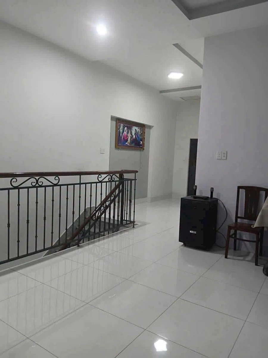 Bán nhà 1 trệt 1 lầu 150m² 3PN phường Phú Thọ, Thủ Dầu Một giá 4 tỷ - Ảnh thu nhỏ 2