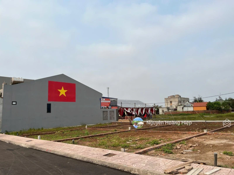 Em cần bán lô góc 98m2 đất biển Hải Xuân Ninh Bình khu kinh tế Ninh Cơ chỉ 11tr/m2. Lh 0968 141 ***