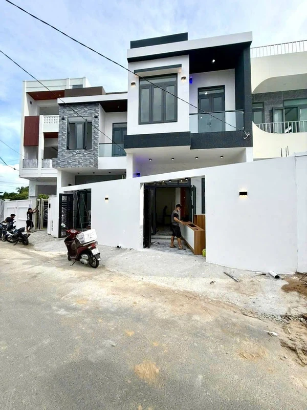 Bán nhà 56,9m2 3PN 2WC đường nhựa 6m thông ô tô tại Diên Toàn, Khánh Hòa