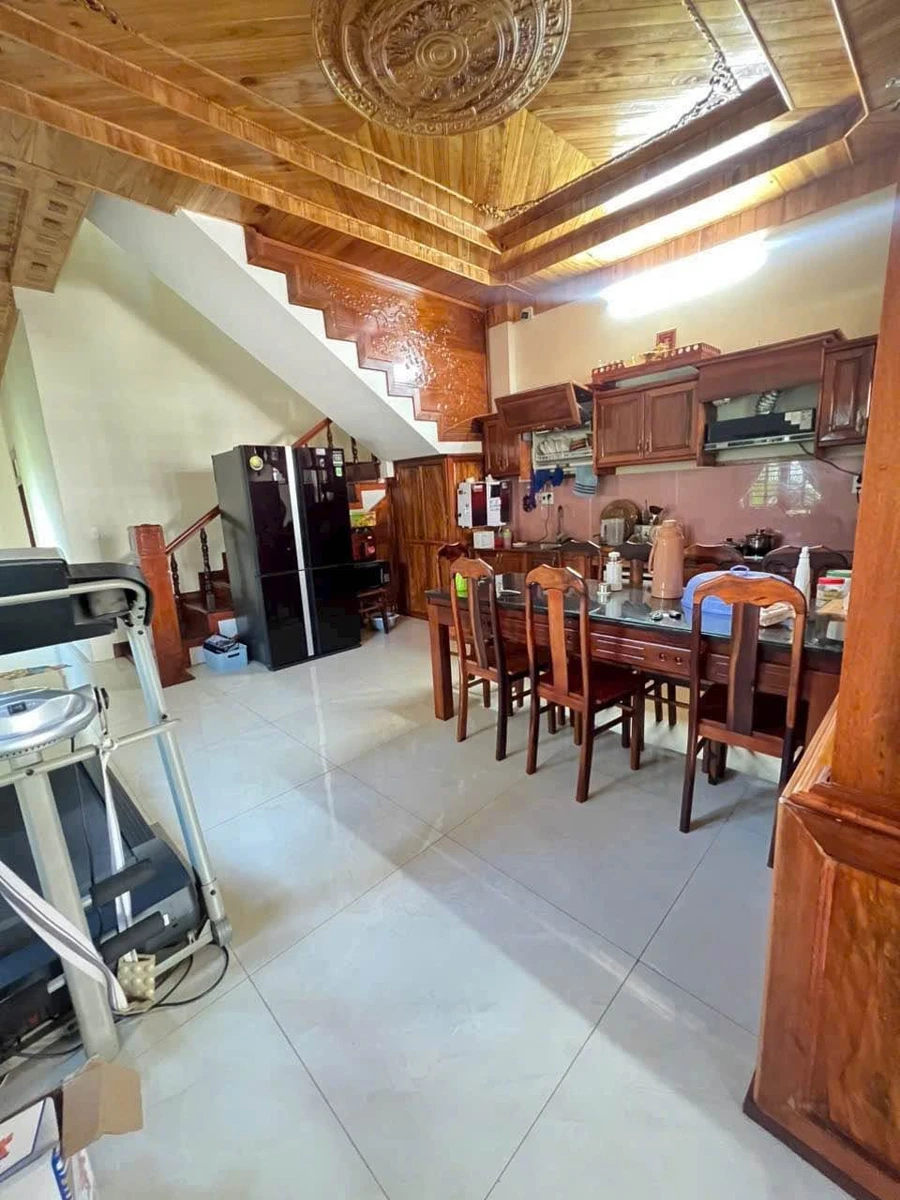 Bán nhà 1 trệt 1 lầu 3 phòng ngủ hẻm 40 Nguyễn Trường Tộ, Buôn Ma Thuột giá 3,25 tỷ - Ảnh thu nhỏ 4