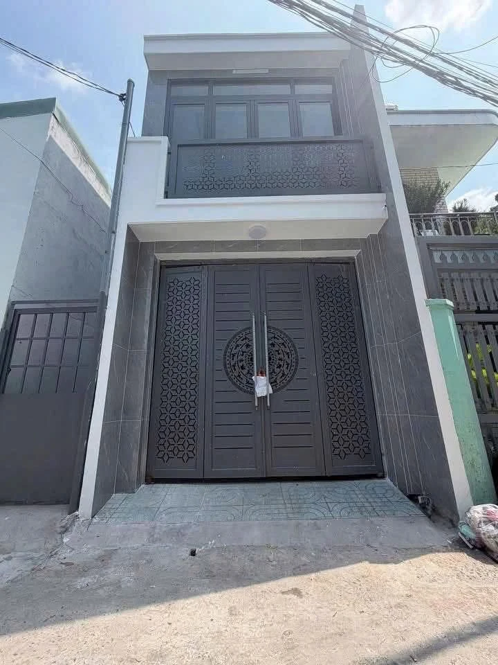 Bán nhà 1 trệt 1 lầu 60m2 3 phòng ngủ gần cư xá Phúc Hải - Ảnh 1
