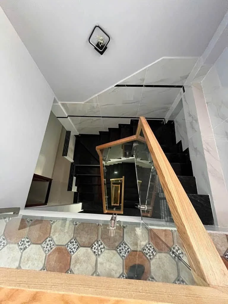 Bán nhà mặt tiền Lương Thế Vinh, Tân Phú, 6,5x15m, 4 tầng BTCT, 6 PN - Ảnh thu nhỏ 3