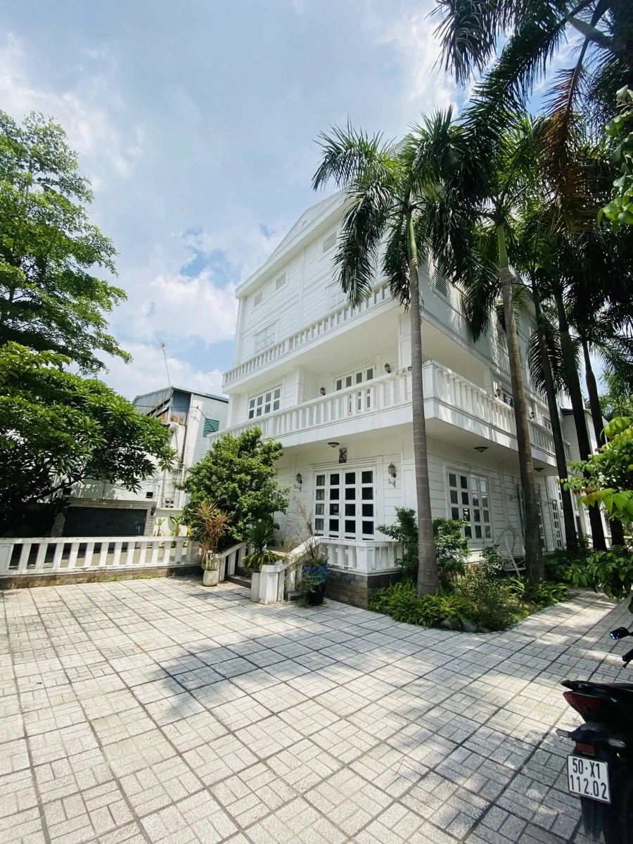 Bán biệt thự mặt tiền Nam Cao Q9, 1700m², 5 phòng ngủ, 48 tỷ - Ảnh thu nhỏ 2