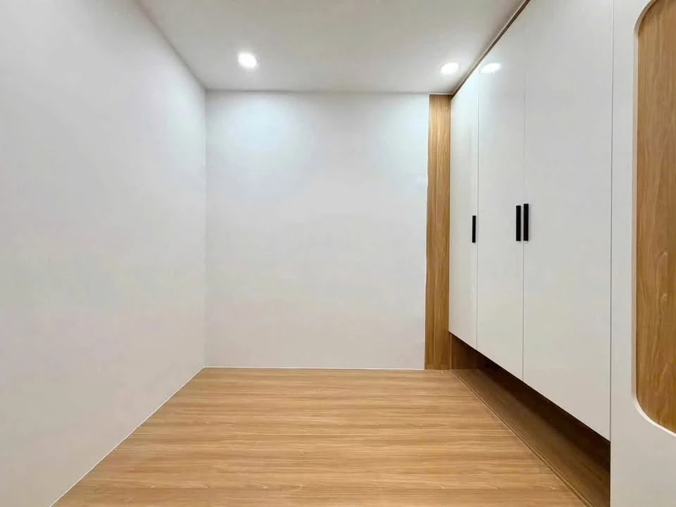 Bán nhà hẻm 4m 1 trệt 2 lầu 21,5m2, 2PN, Phường Khánh Hội Quận 4, giá 5,85 tỷ - Ảnh thu nhỏ 4