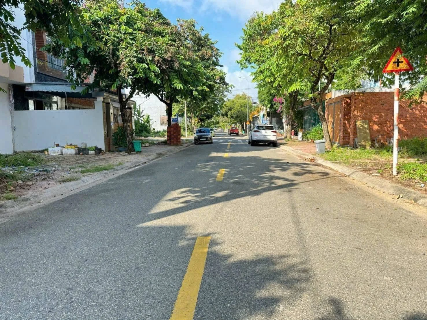 Bán nhà thô mặt tiền Nguyễn Văn Nguyễn 5x22m, 1 trệt 2 lầu, giá 3,3 tỷ, TP Bà Rịa - Ảnh 1