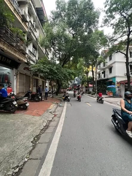 Bán đất mặt tiền Hoàng Diệu Q1, 112,7m2, 3 tỷ datcualo