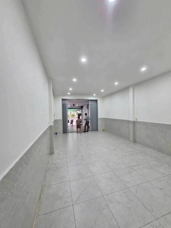 Cho thuê nhà mặt tiền 6 phòng ngủ Bờ Bao Tân Thắng, Tân Phú