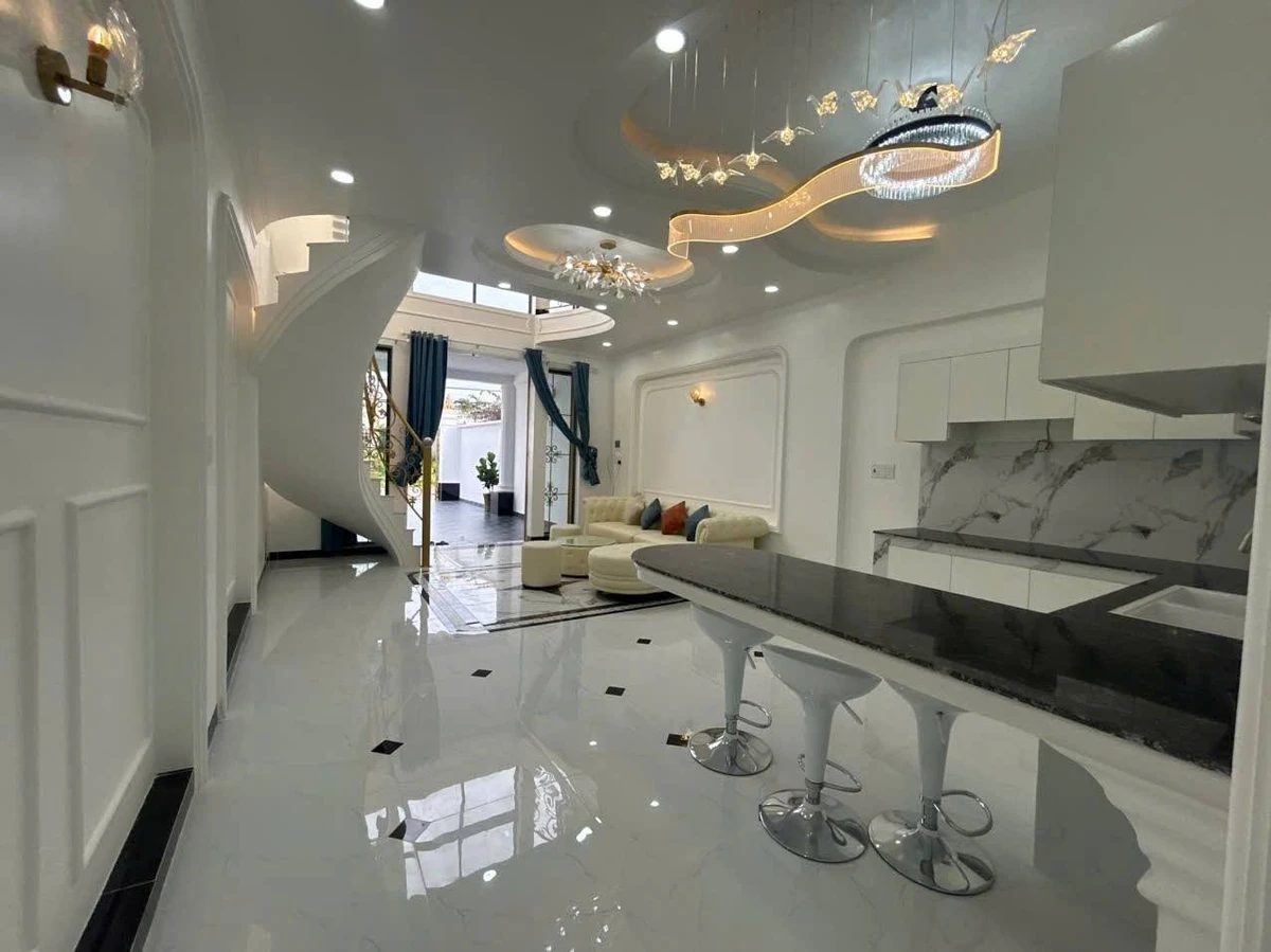 Bán villa 3 PN, hồ bơi, Hòa Thành Tây Ninh 120m² 2.35 tỷ - Ảnh thu nhỏ 4