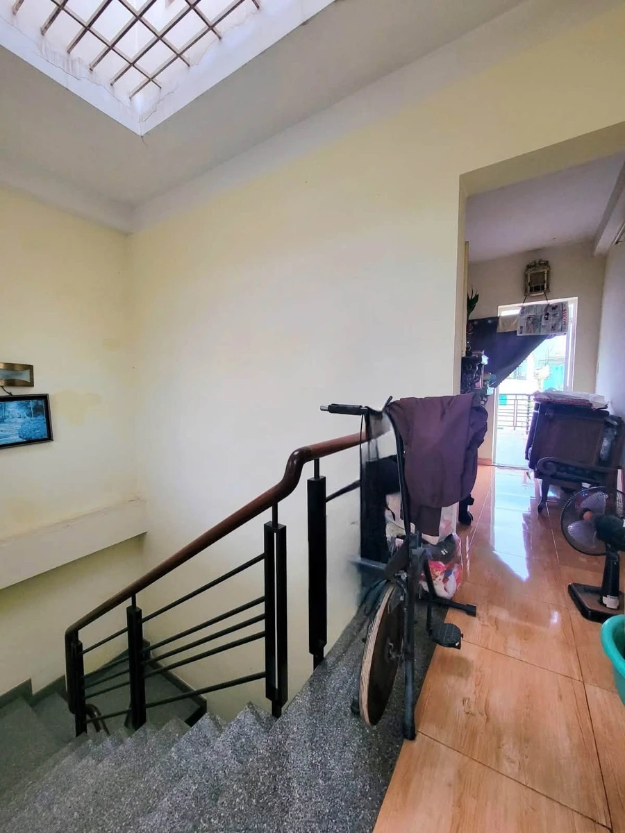 Bán nhà 4 tầng 75m², 4PN, hẻm thông, sân 5 xe tại Phú Nhuận giá 8,8 tỷ - Ảnh thu nhỏ 3