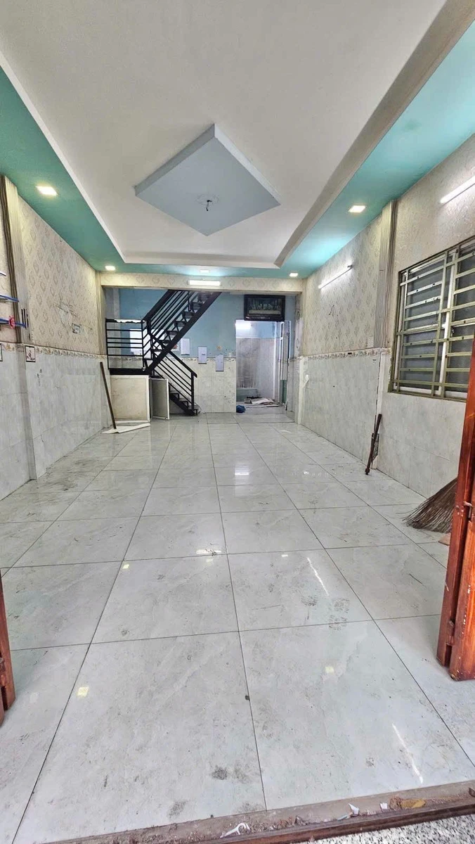 Bán nhà hẻm xe hơi Lạc Long Quân Tân Bình 48m2 hơn 6 tỷ - Ảnh thu nhỏ 2
