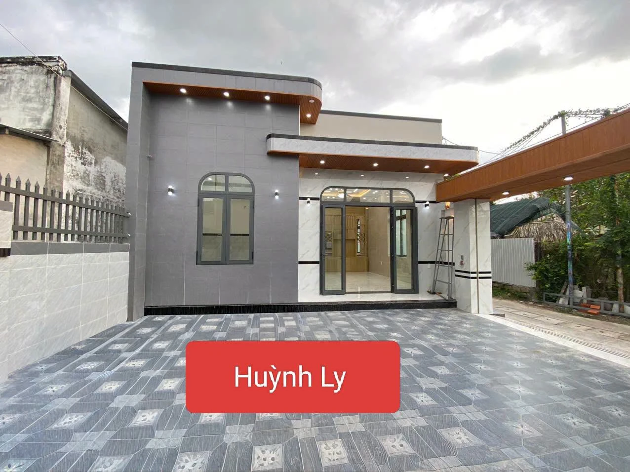 Bán nhà cấp 4 góc 2 mặt tiền 140m2, 3 phòng ngủ, trung tâm Long Điền, giá 2,25 tỷ - Ảnh 1