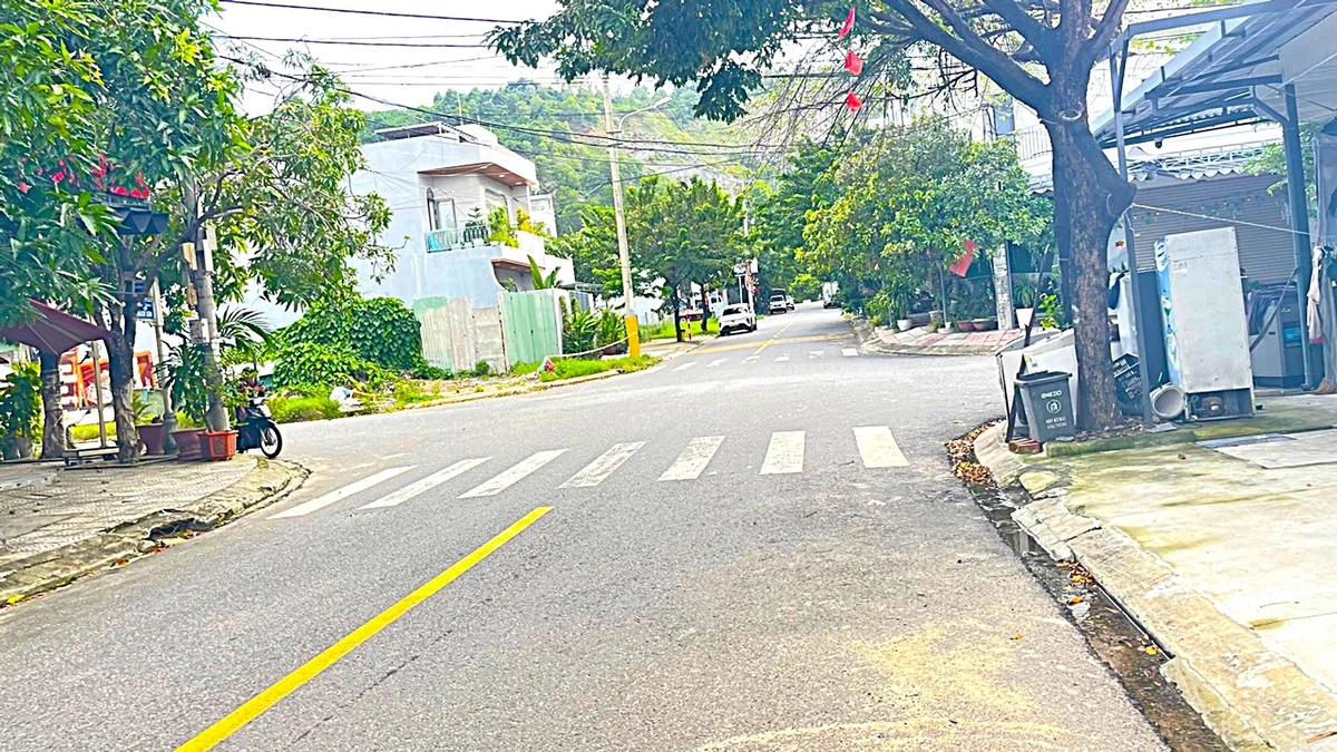 Bán nhà 2 tầng mặt tiền Quách Xân, Đà Nẵng, 100 m2, 5.7 tỷ - Ảnh thu nhỏ 4