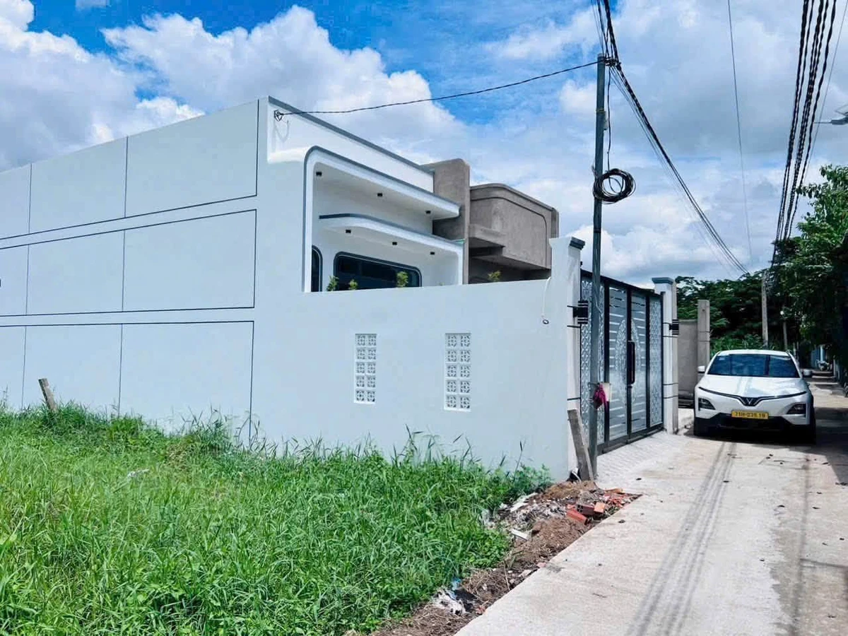 Bán nhà mới hoàn thiện 105m2, 2 phòng ngủ, hẻm kênh Tập Đoàn 1, Phú Tân, Bến Tre - Ảnh thu nhỏ 3