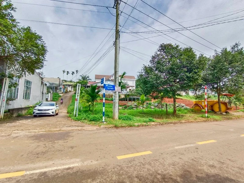 Bán đất nền 100m² Lâm Đồng, mặt đường nhựa, sổ đầy đủ