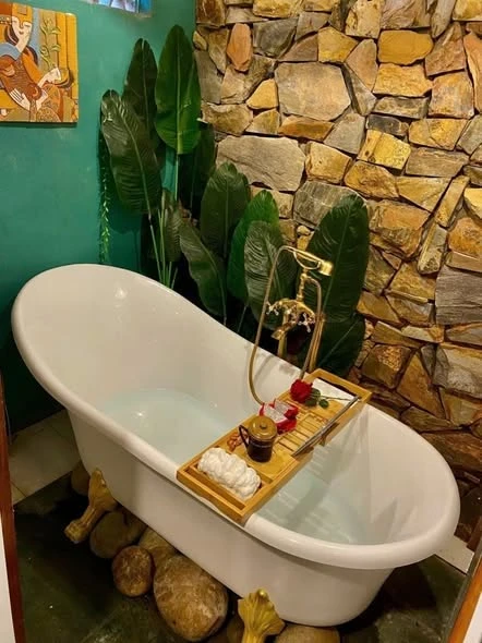 Bán villa 2 tầng 4PN sát biển Tân Trà, 105m², dòng tiền 40tr/tháng, Đà Nẵng - Ảnh 1